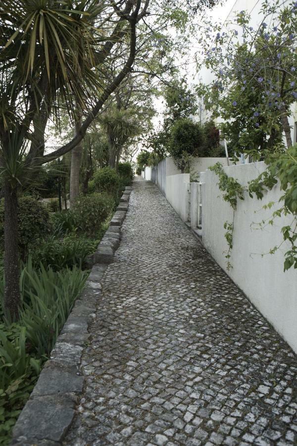 Happily Ever Lisbon Luaran gambar
